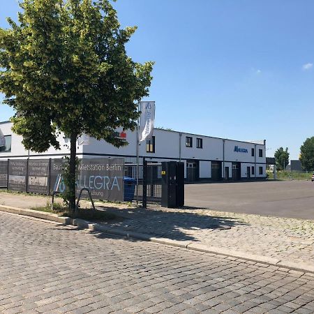 Monteurzimmer Berlin Pankow Mit Dachterrasse - Nur 10 Min. Von Der A10 - 3 Zimmer/ 7 Betten Ngoại thất bức ảnh