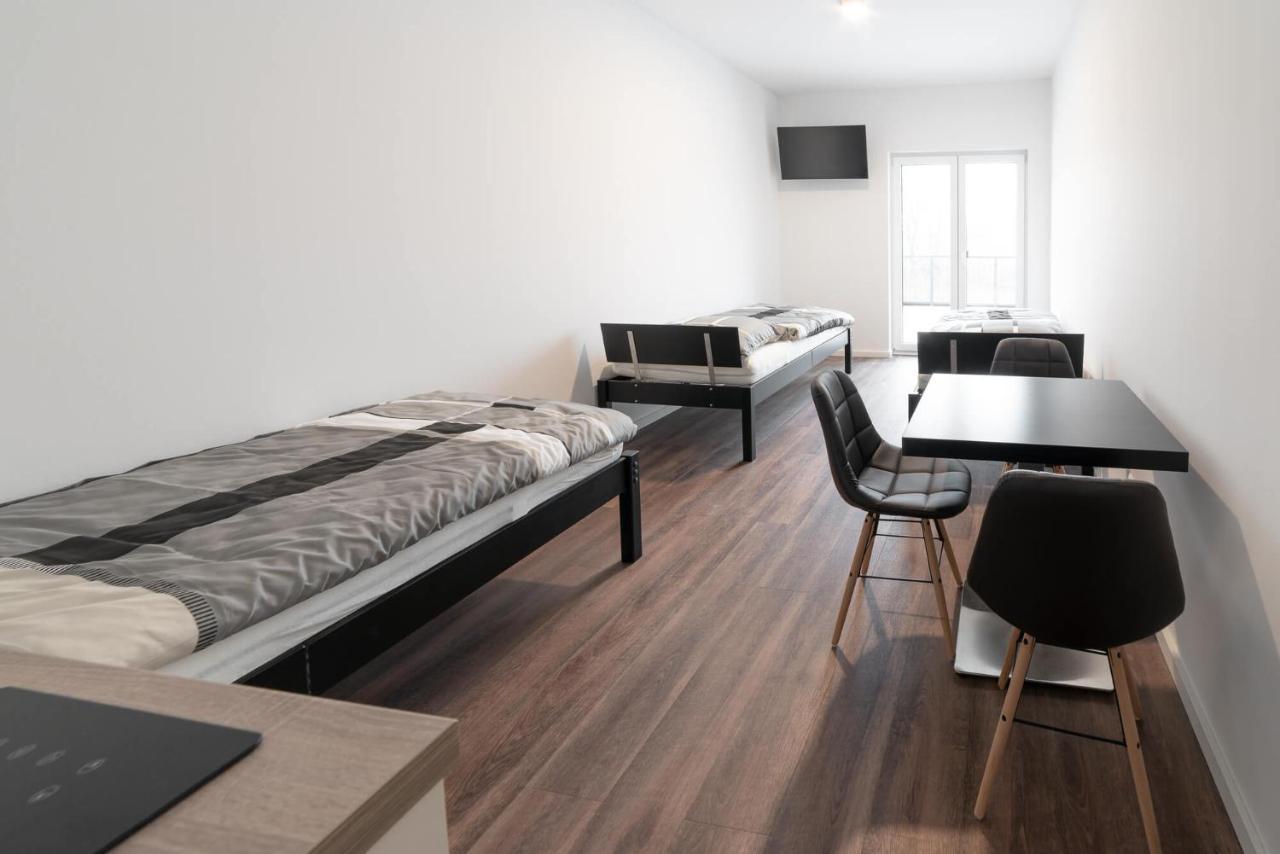 Monteurzimmer Berlin Pankow Mit Dachterrasse - Nur 10 Min. Von Der A10 - 3 Zimmer/ 7 Betten Ngoại thất bức ảnh
