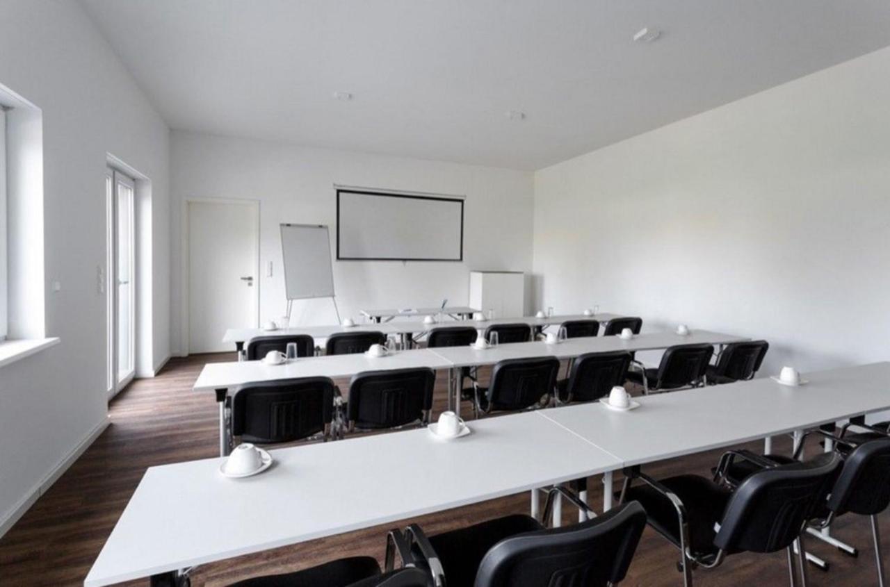 Monteurzimmer Berlin Pankow Mit Dachterrasse - Nur 10 Min. Von Der A10 - 3 Zimmer/ 7 Betten Ngoại thất bức ảnh