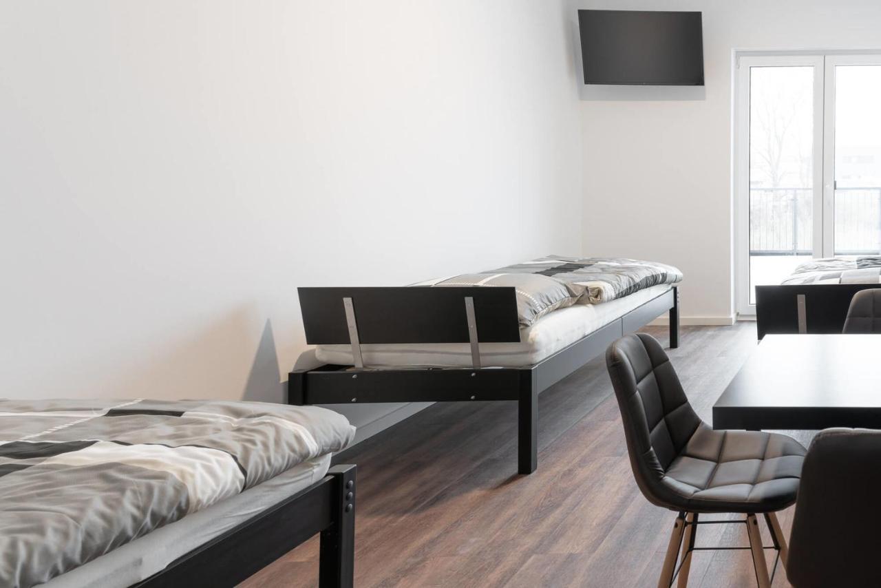 Monteurzimmer Berlin Pankow Mit Dachterrasse - Nur 10 Min. Von Der A10 - 3 Zimmer/ 7 Betten Ngoại thất bức ảnh