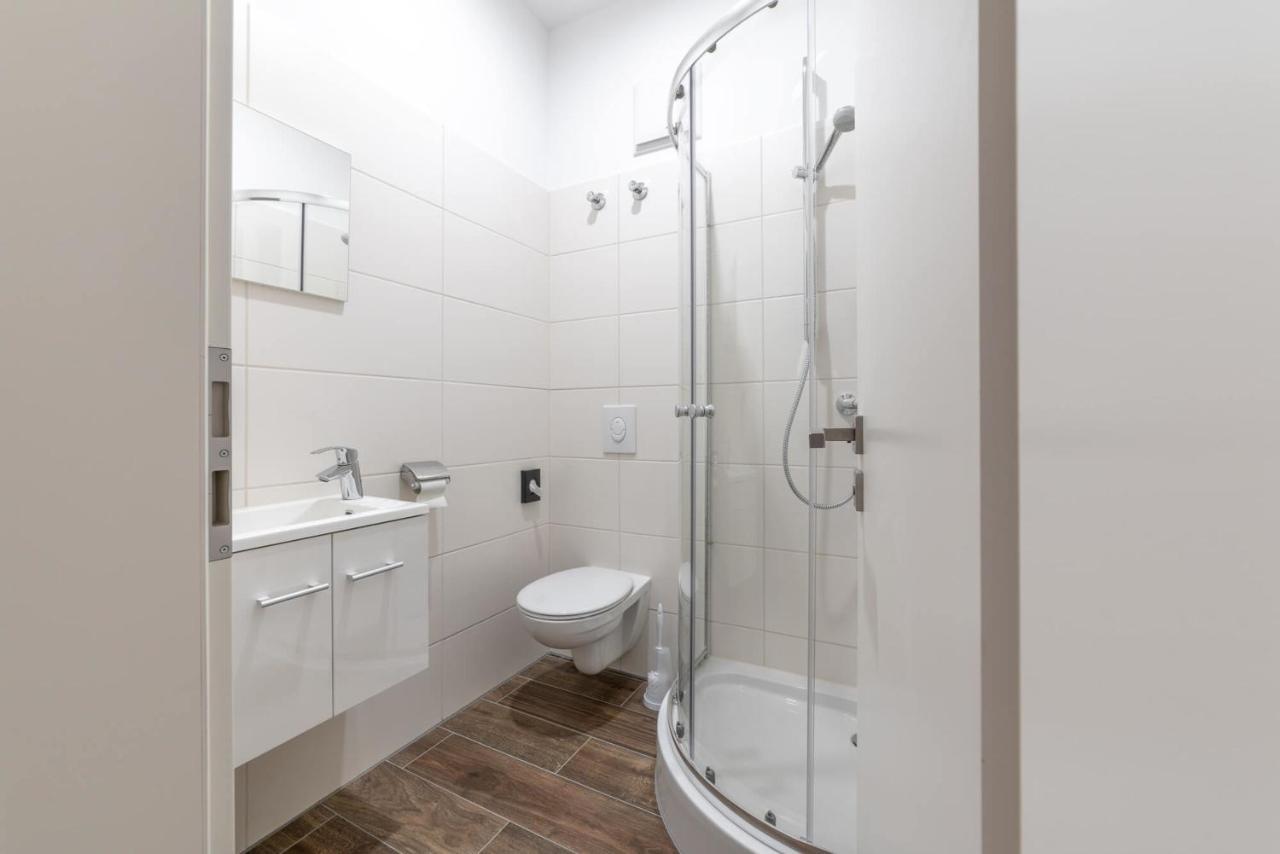 Monteurzimmer Berlin Pankow Mit Dachterrasse - Nur 10 Min. Von Der A10 - 3 Zimmer/ 7 Betten Ngoại thất bức ảnh